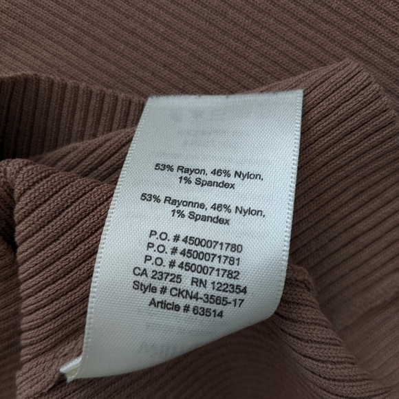 Aritzia/Wilfred Croquis off the shoulder sweater - Picture 8 of 8